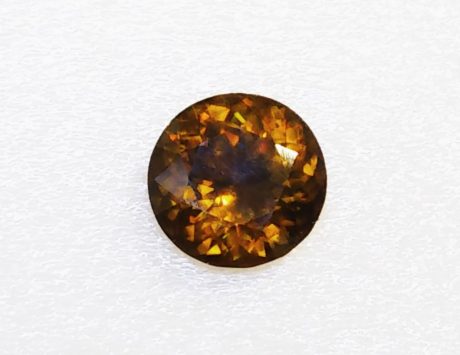 15日迄限定値下げ】マダガスカル産スフェーン 1.84ct ルース 