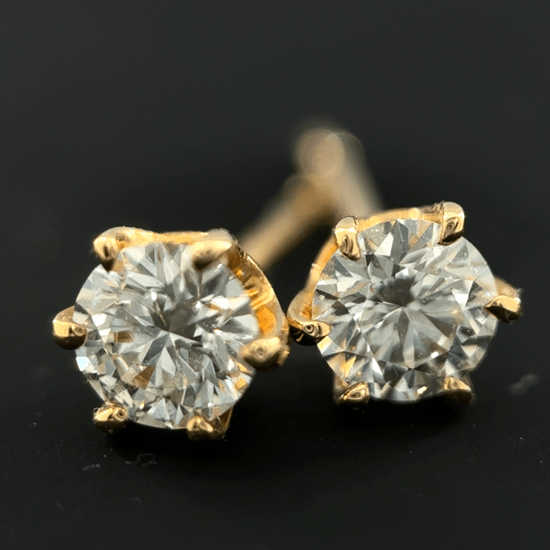 324. K18 18金 ダイヤモンド ピアス 一粒 0.130ct/0.134ct (計0.26ct) (中央宝石研究所 鑑定書付)