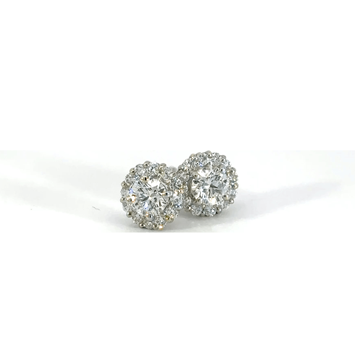 202.PT 3EXHC取巻きダイヤモンドピアス 0.235ct/0.232ct(中央宝石研究所鑑定書付)