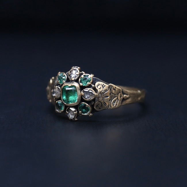 ビンテージ　エメラルド　ダイヤ　リング vintage ringレトロデザインがキュート? ヴィンテージリング K8