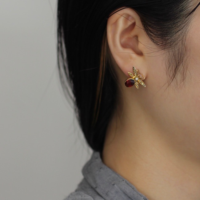 GYPSY ORIGINAL ガーネット 昆虫ピアス