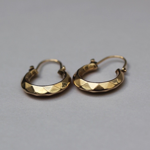 agete ゴールド フープピアス 吊り下げ装飾付き ゴールド