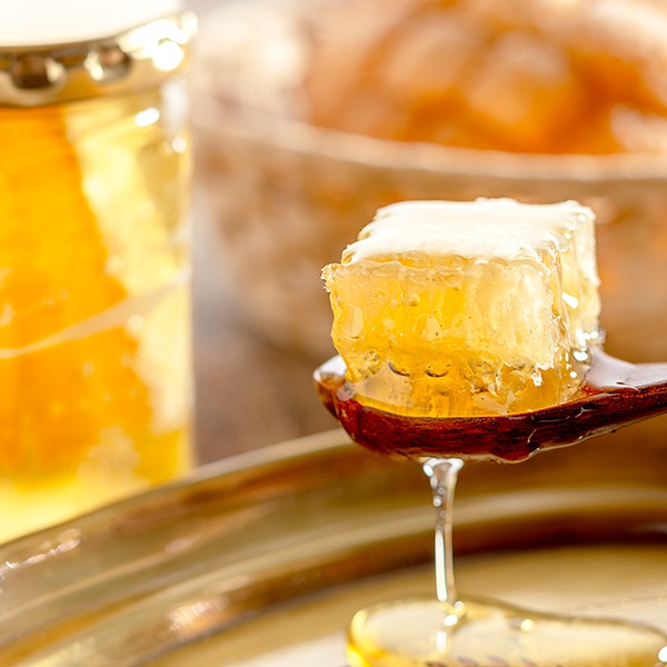 ヘルシーはちみつギフト（ナッツ＆ハニー・巣蜜・ヨーグルトにおいしいはちみつ）ギフト箱入り