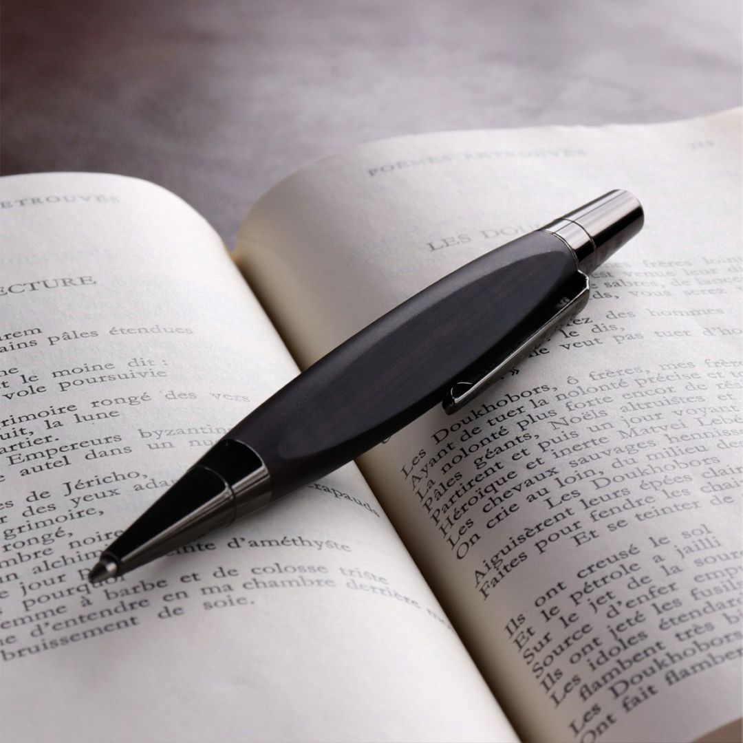 TRIANGLE BODY BALLPOINT PEN