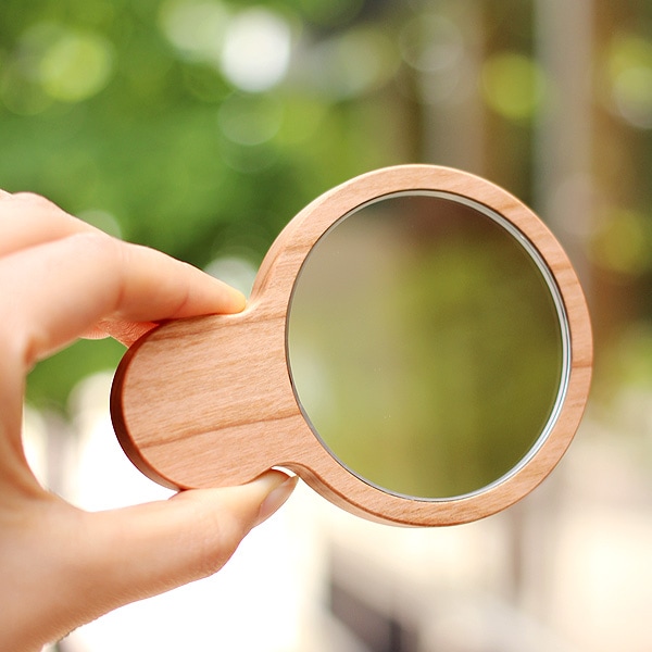 【生産終了】「Hand Mirror(持ち手あり)」木のあたたかさを持つ度に感じられる木製手鏡・ハンドミラー/北欧風デザイン