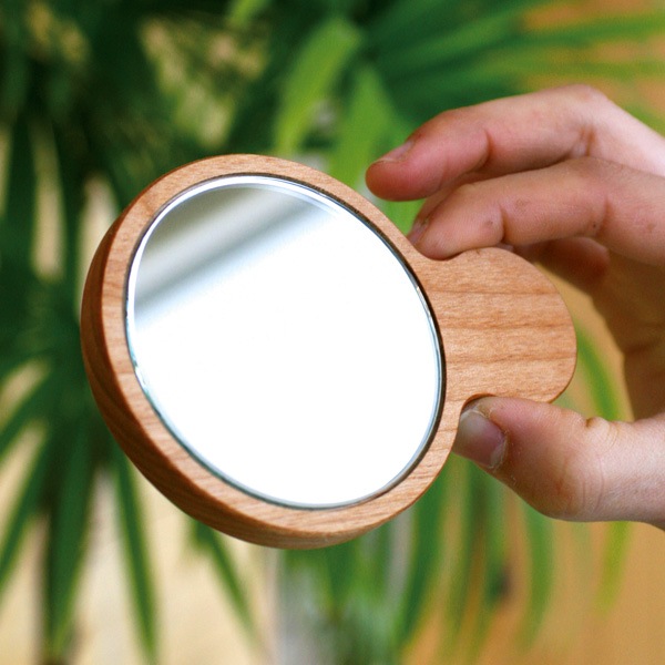 【生産終了】【ハローキティ】「HandMirror(持ち手あり)」キティちゃんの刻印がかわいい木製手鏡・コンパクトミラー
