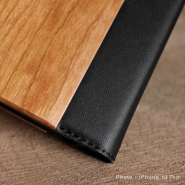 ■【14/13】「iPhone 14/13 FLIPCASE」木目が美しい手帳型アイフォンケース【6.1インチ】