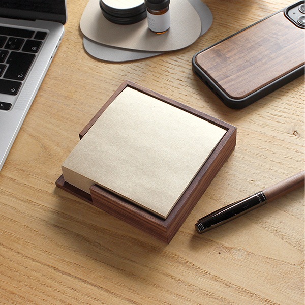 「Memo block＆tray 100」最後まで取り出しやすい、メモブロックと木製トレイのセット/Hacoaブランド