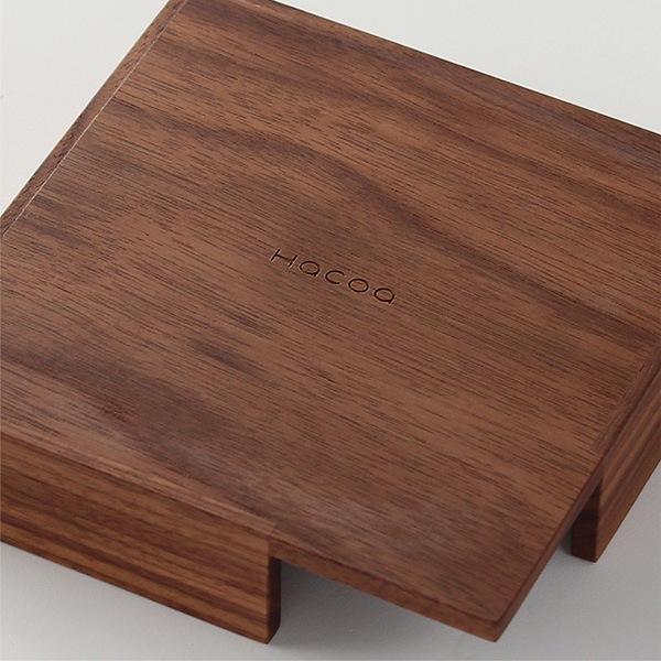 「Memo block＆tray 100」最後まで取り出しやすい、メモブロックと木製トレイのセット/Hacoaブランド