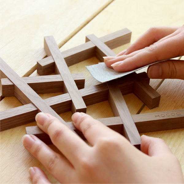 「Nest ネスト」本物の木材を使用した鍋敷き/キッチン雑貨/トリベット/北欧風デザイン