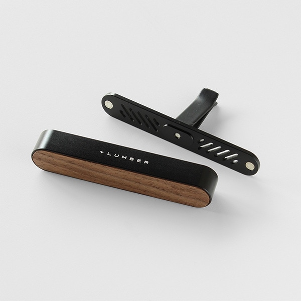 「Car Fragrance」心安らぐ香りと木の温もりで、上質ドライブ。木製カーフレグランス/車用芳香剤