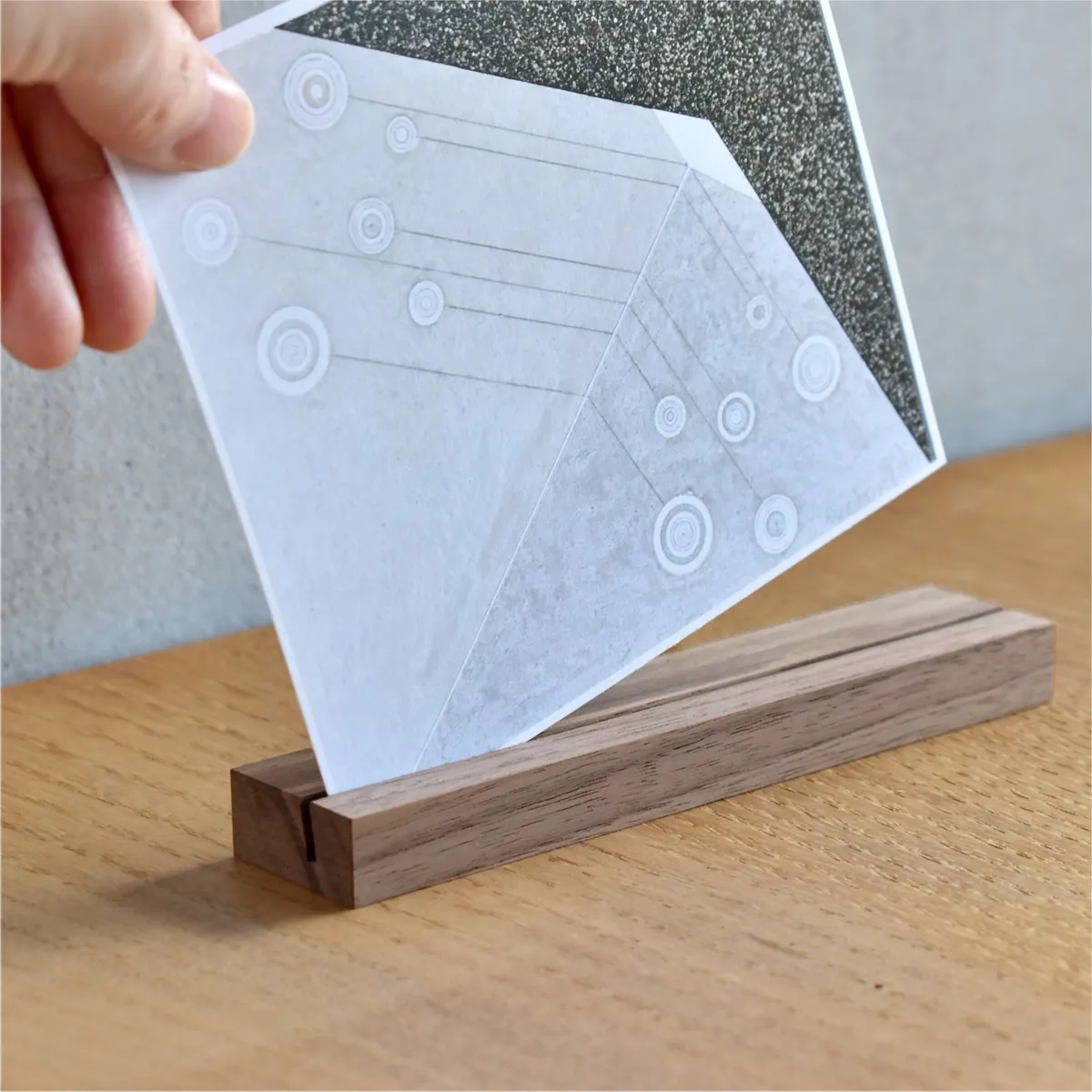 「2026年版 Desk Calendar」シンプルな木製カレンダー(※2026年1月~12月分)/北欧風デザイン