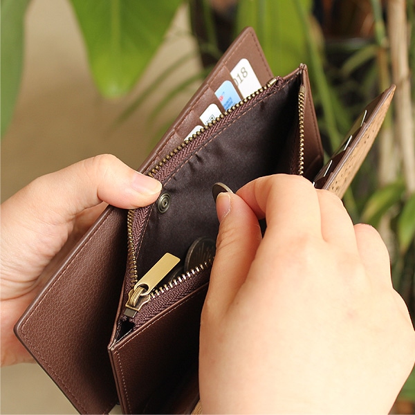 「CONNIE Double Wallet」コルクレザーを活用、収納豊富な機能と軽さが魅力の長財布/Anewoodブランド/名入れ可能