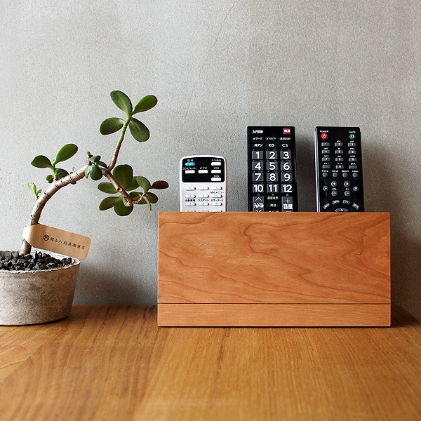 「Remote control Stand」おしゃれな木製リモコンラック・ホルダー、収納サイズが変更可能なリモコンスタンド