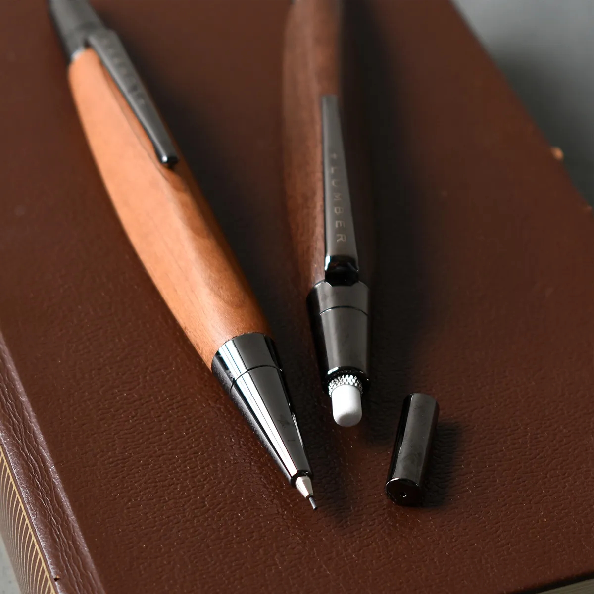 □「TRIANGLE BODY MECHANICAL PENCIL」銘木をプラスした三角の木製