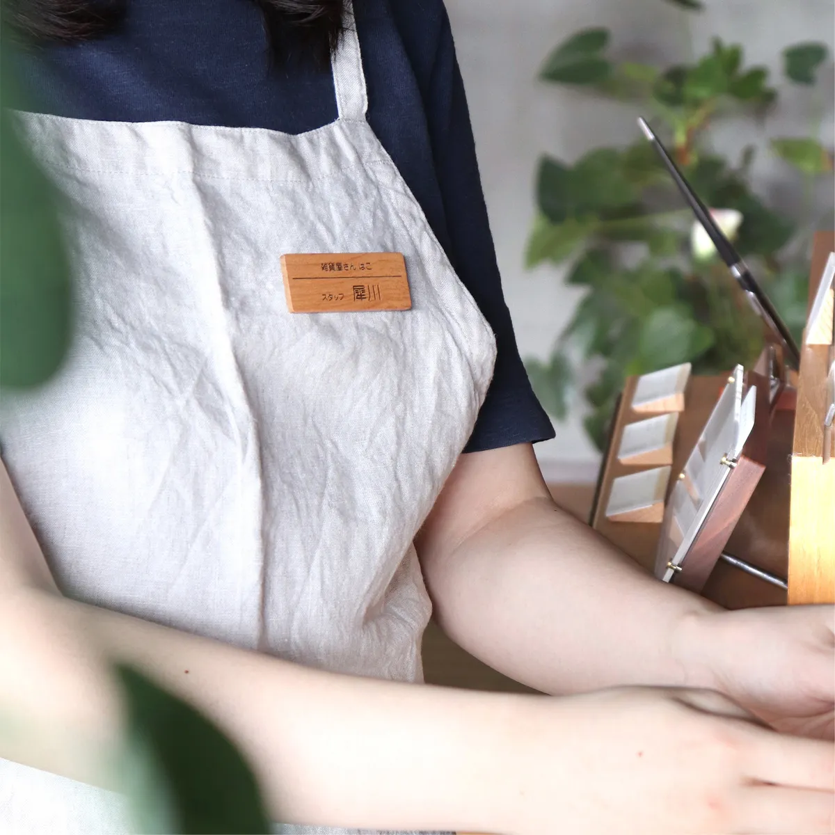 【刻印代込】「Magnetic Name Tag」衣服を傷つけない、マグネット式の木製ネームタグ・名札/記念品・オリジナルアイテム