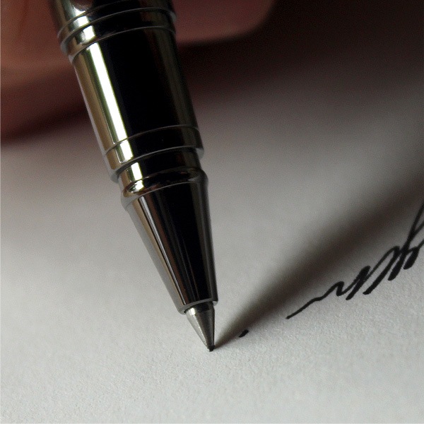 【販売終了】■「ROUND BODY BALLPOINT PEN」銘木をプラスした丸型ボールペン【名入れ可能】木軸