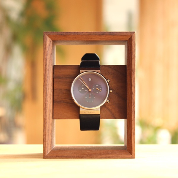 「Display Frame for Watch」額縁の様に飾る　木のウォッチスタンド/北欧風デザイン