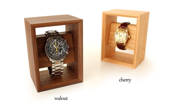 「Display Frame for Watch」額縁の様に飾る　木のウォッチスタンド/北欧風デザイン