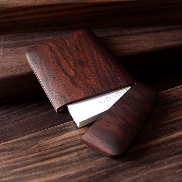 【プレミアム】「Card Case Gentle（ローズウッド）」木製名刺入れ・カードケース/メンズ・レディース兼用/北欧風デザイン