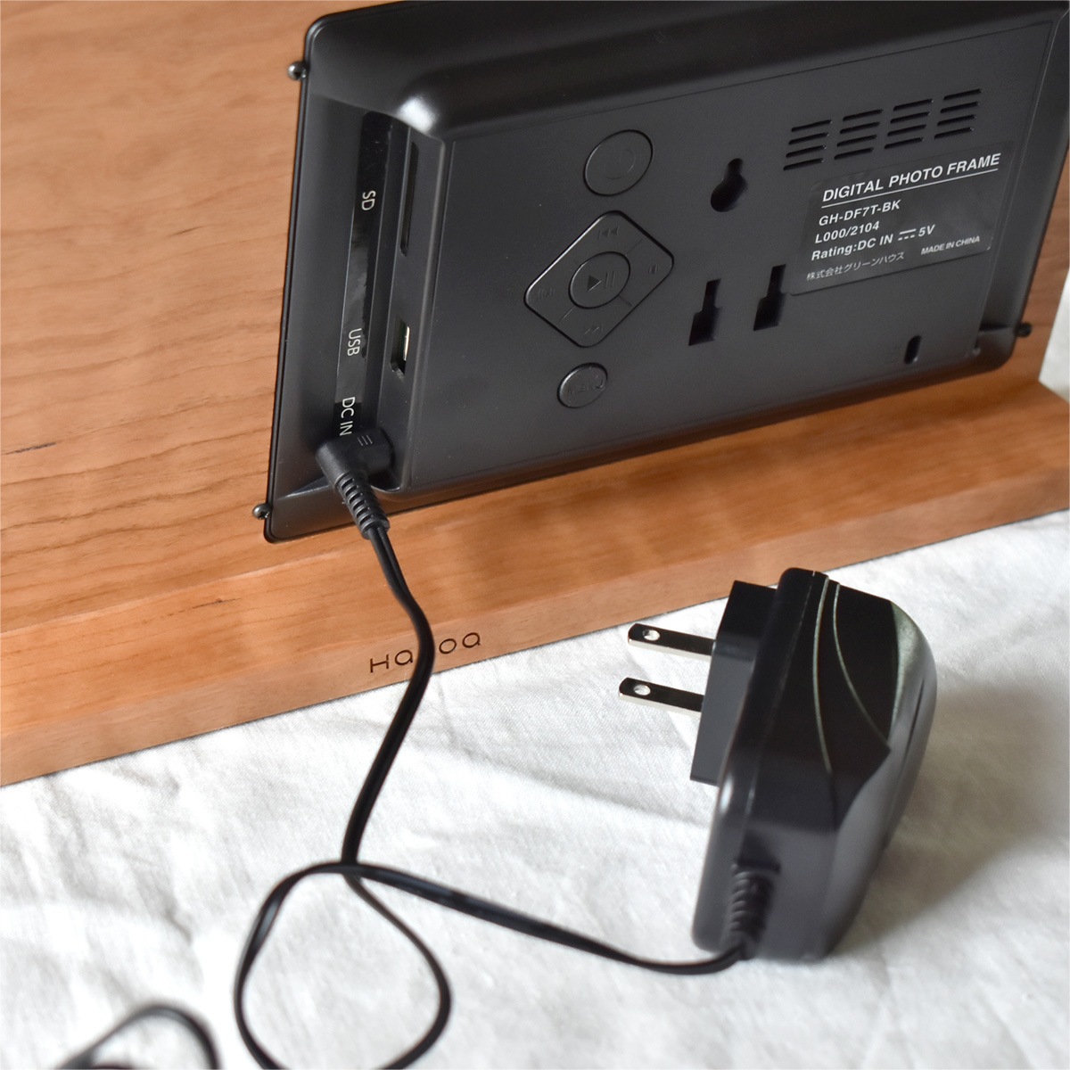 【刻印代込】「Engraved Digital Photo Frame」木製デジタルフォトフレーム 両親ギフト ウェディング 出産祝い 還暦祝い