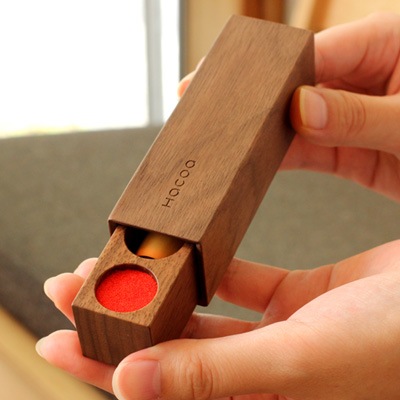 SealCase 実印用<ウォールナット・チェリー>」 動きが心地いい