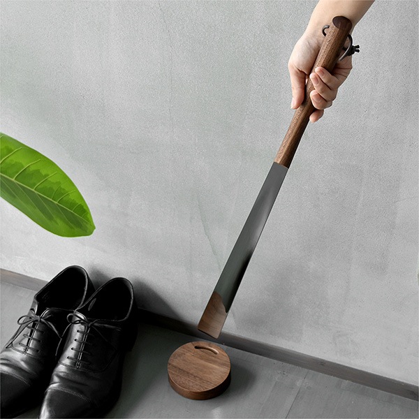 「Titanium Shoehorn 専用スタンド」チタン靴べらを安定して自立させられる木製スタンド/デザイン雑貨/北欧風デザイン