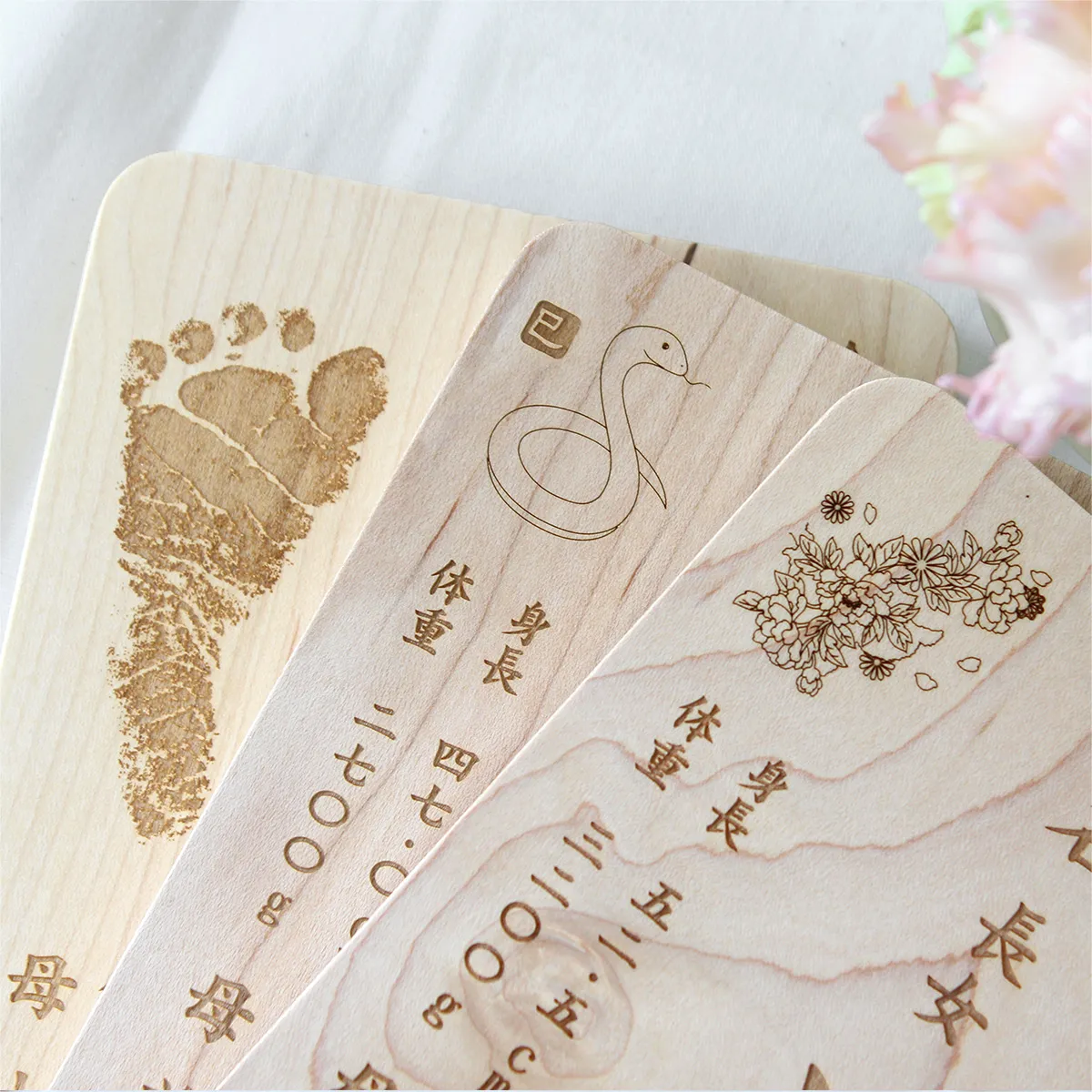 【刻印代込】かけがえのない瞬間を刻む。B6サイズの木製命名書・命名紙 出産祝い お七夜