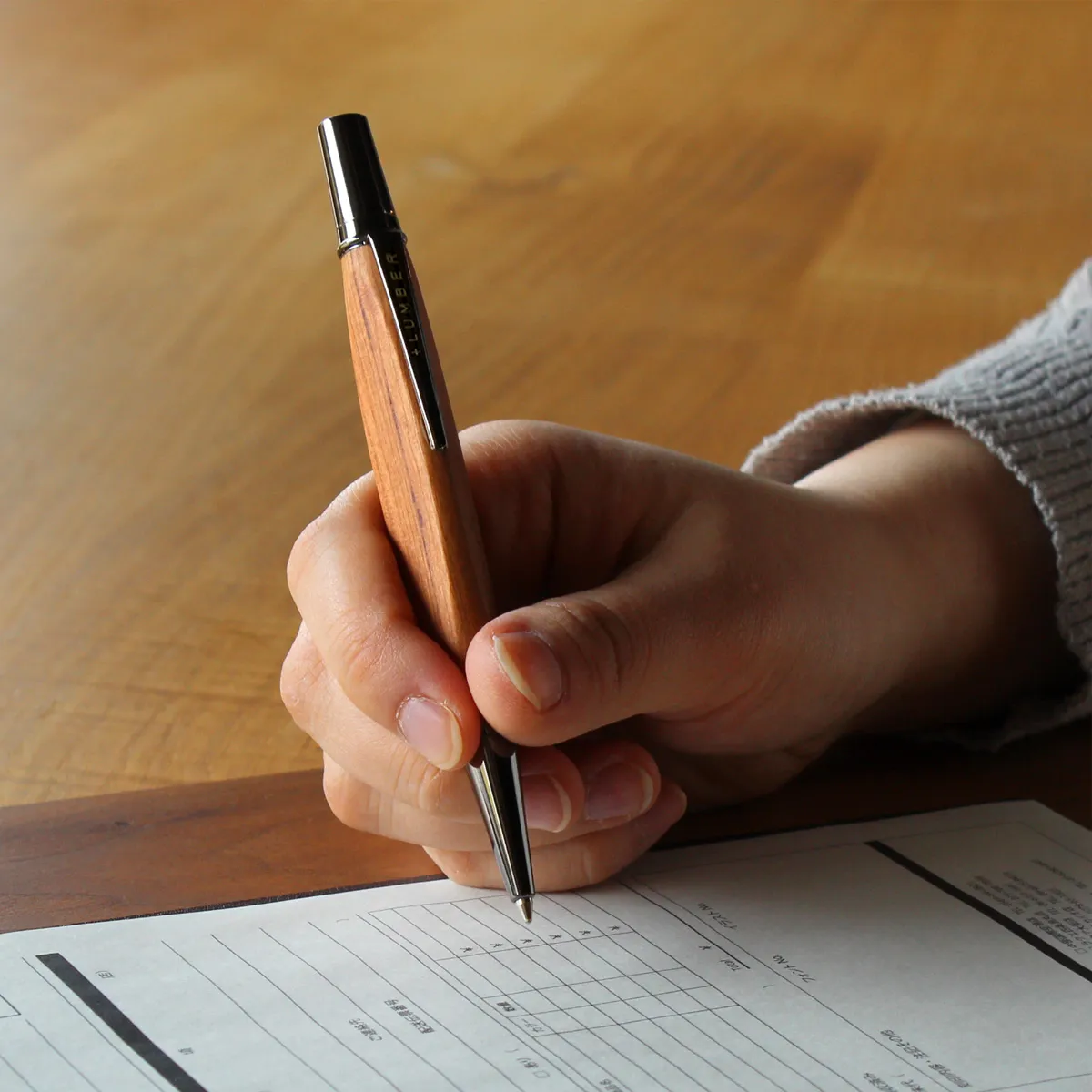 「TRIANGLE BODY BALLPOINT PEN」銘木をプラスした三角ボールペン 木軸 名入れ可能