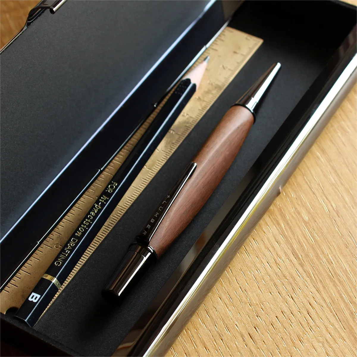 「TRIANGLE BODY BALLPOINT PEN」銘木をプラスした三角ボールペン 木軸 名入れ可能