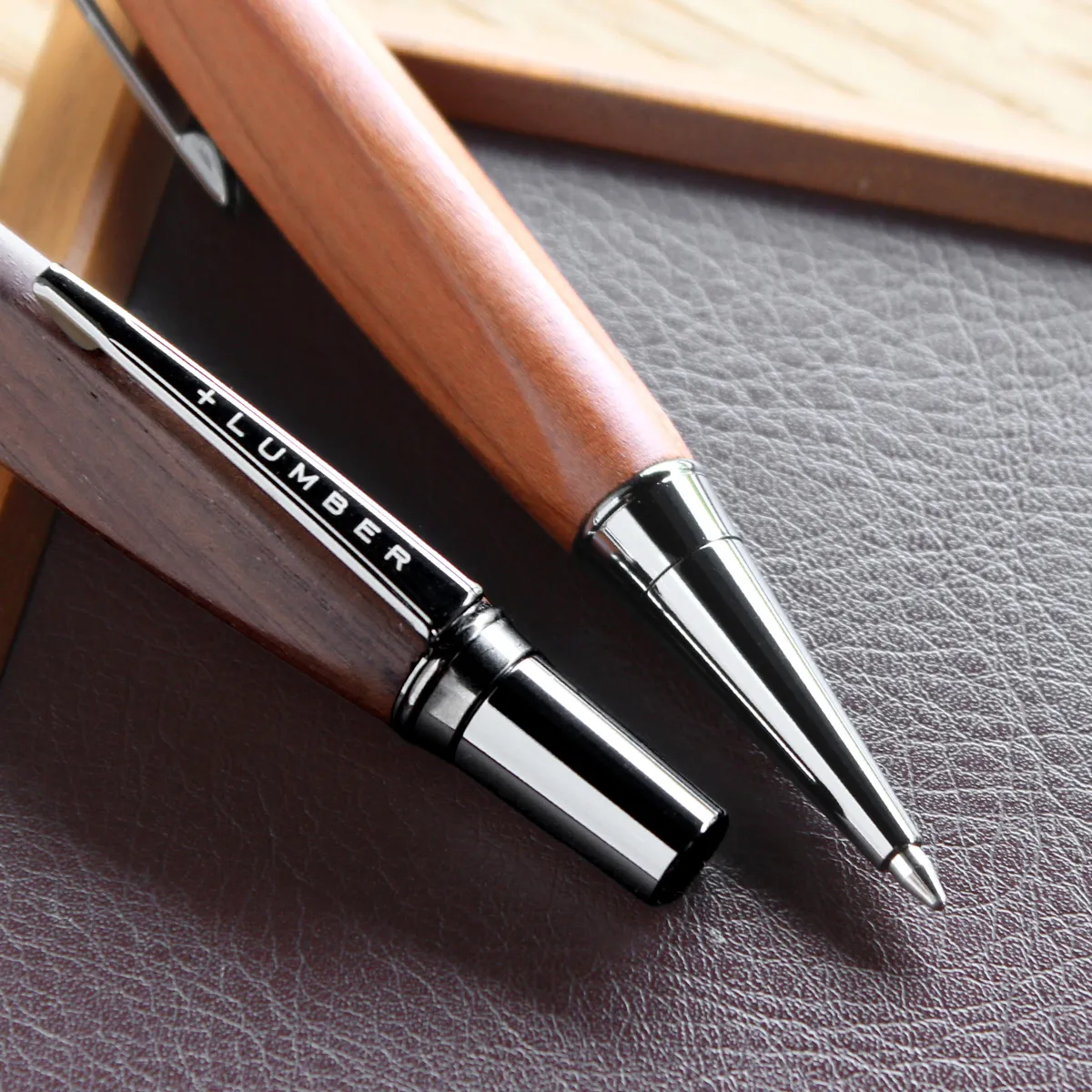 「TRIANGLE BODY BALLPOINT PEN」銘木をプラスした三角ボールペン 木軸 名入れ可能