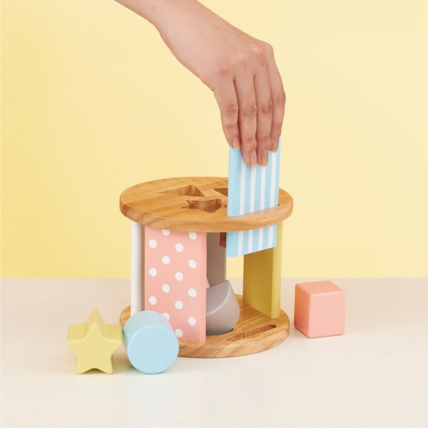 【名入代込】「Sugar Box」色んな遊び方ができるパステルカラーのかわいい木のおもちゃ/エド・インター/Milky Toy/型はめパズル