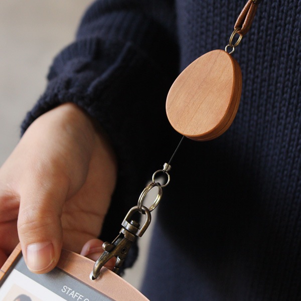 「Reel Holder」見た目にも美しくスマートにカギを使用できるリールキーホルダー/北欧風デザイン