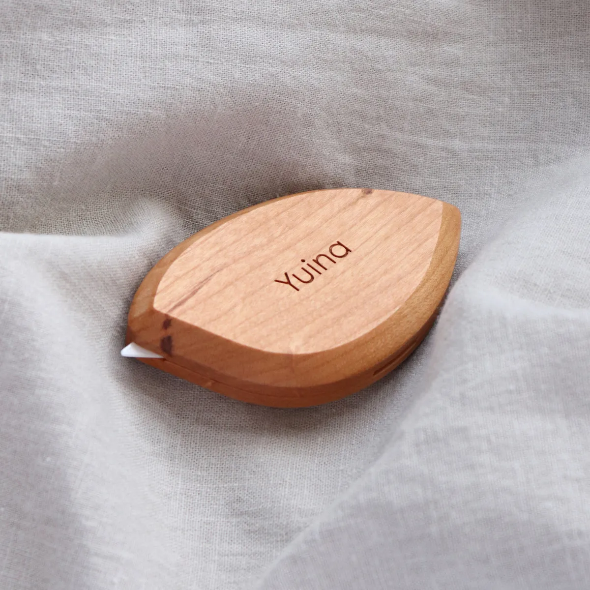 Box Opener」ついばむように、すっと開ける。小鳥モチーフの木製