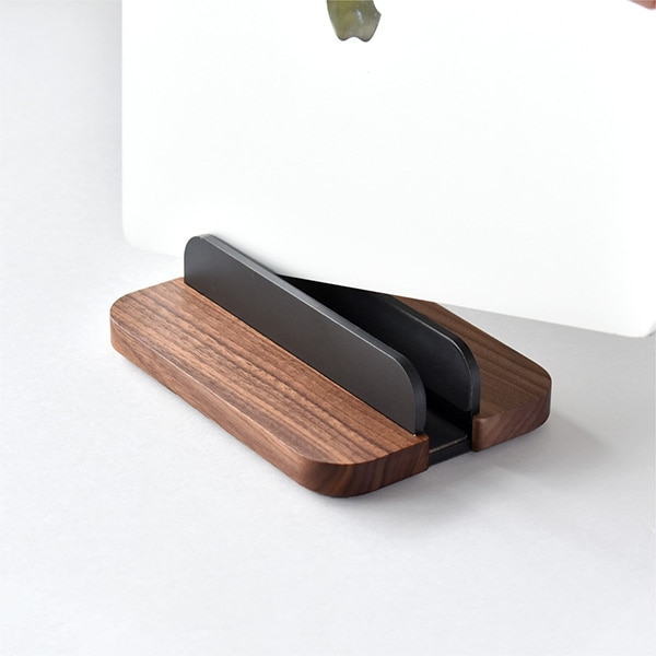 「Laptop Stand Flat」サイズ調整できる、ディスク環境に馴染みやすいノートパソコンスタンド/Hacoaブランド