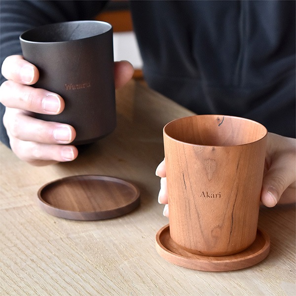 【ペア】「Coaster round ギフトセット」天然無垢材を使用した贅沢な木製コースター/北欧風デザイン ギフトセット