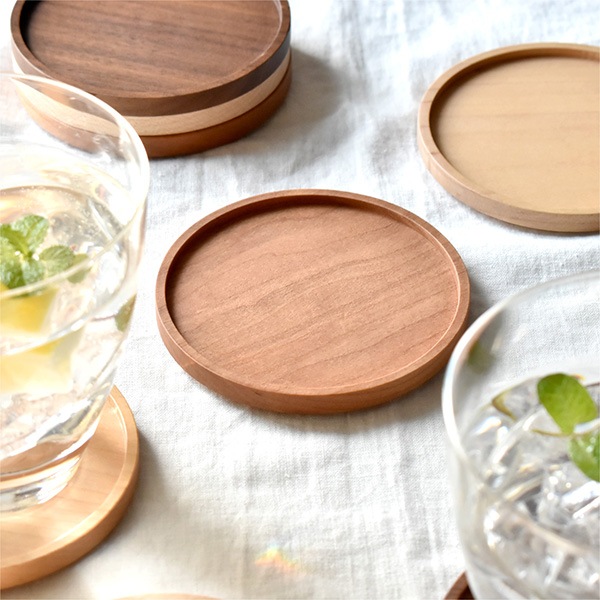 【ペア】「Coaster round ギフトセット」天然無垢材を使用した贅沢な木製コースター/北欧風デザイン ギフトセット