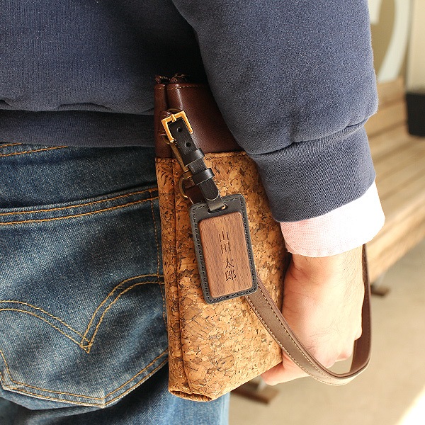 【生産終了】【名入れ一面 無料】「Name Strap」木と牛革を組み合わせたおしゃれなネームタグ・名札