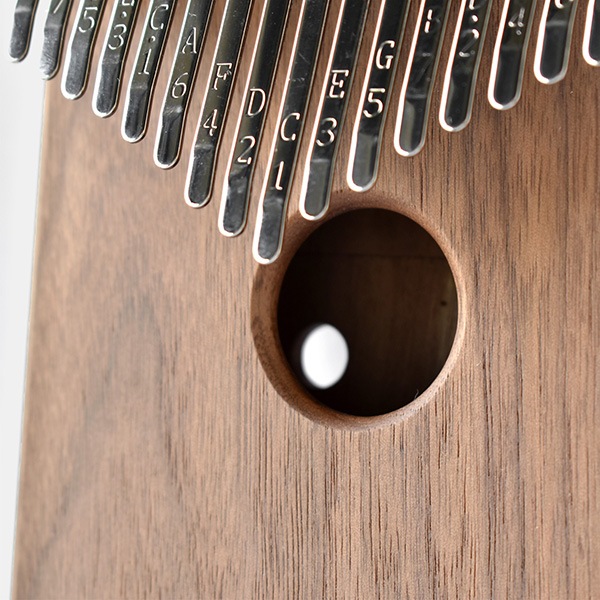 「Kalimba Box」天然木の温もりと癒しの音色。伝統技術を用いた民族楽器カリンバ（ボックス型）/Hacoaブランド