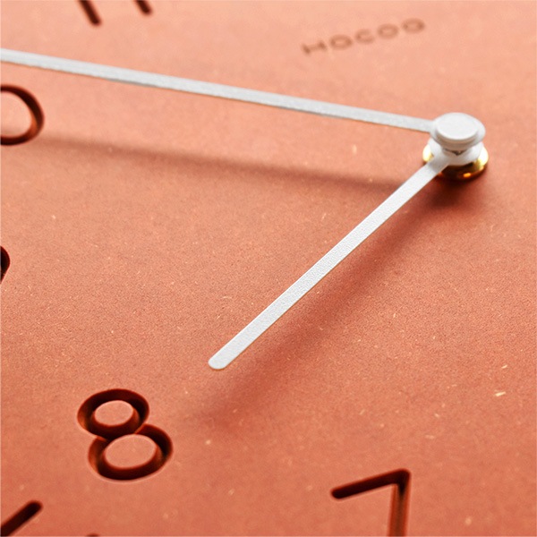 【生産終了】「Wall Clock Colored」サスティナブルで目を引くカラーリングの木製壁掛け時計