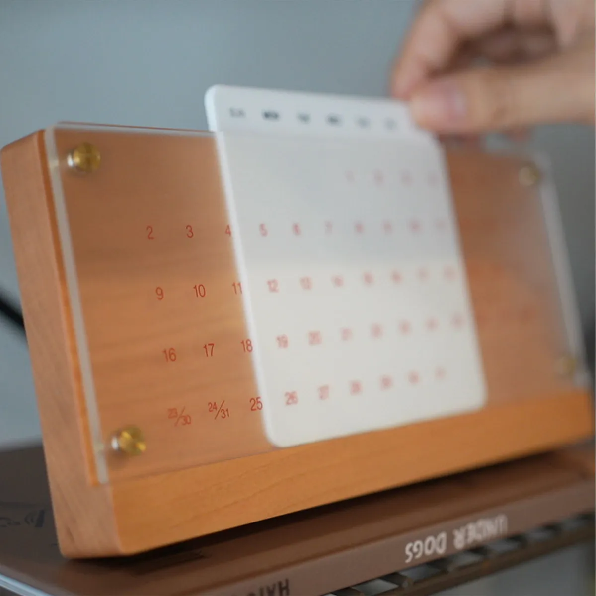 「Desk Calendar Eternal」時とともに深まる卓上万年カレンダー