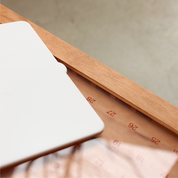 「Desk Calendar Eternal」時とともに深まる卓上万年カレンダー