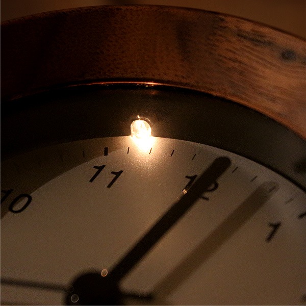 【生産終了】■「ANALOG ALARM CLOCK NIGHT LIGHT」アラーム付き木製置時計