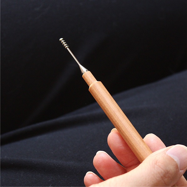 「Ear Cleaner」キャップ付きでいつも清潔な木製耳かきで耳掃除/北欧風デザイン