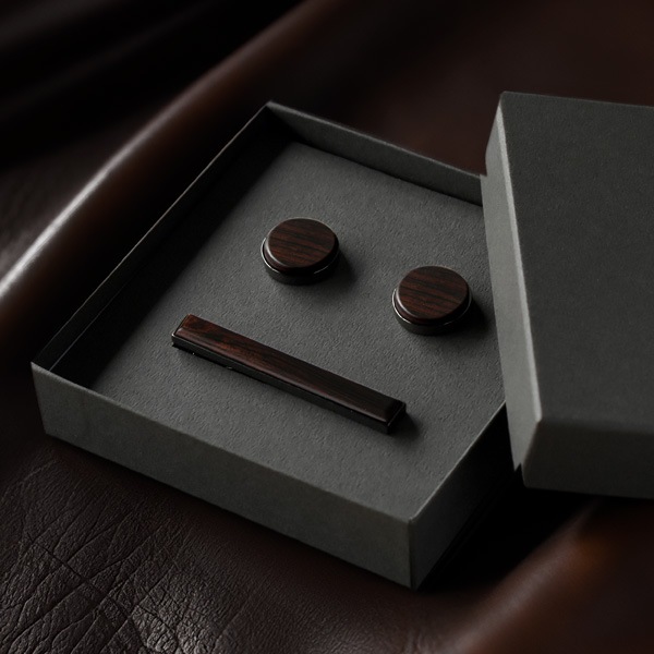 ■【プレミアム】【セット】「TIE PINS & CUFF LINKS ギフトセット（黒檀）」木製ネクタイピン・カフリンクス（カフス） ギフトセット（黒檀）