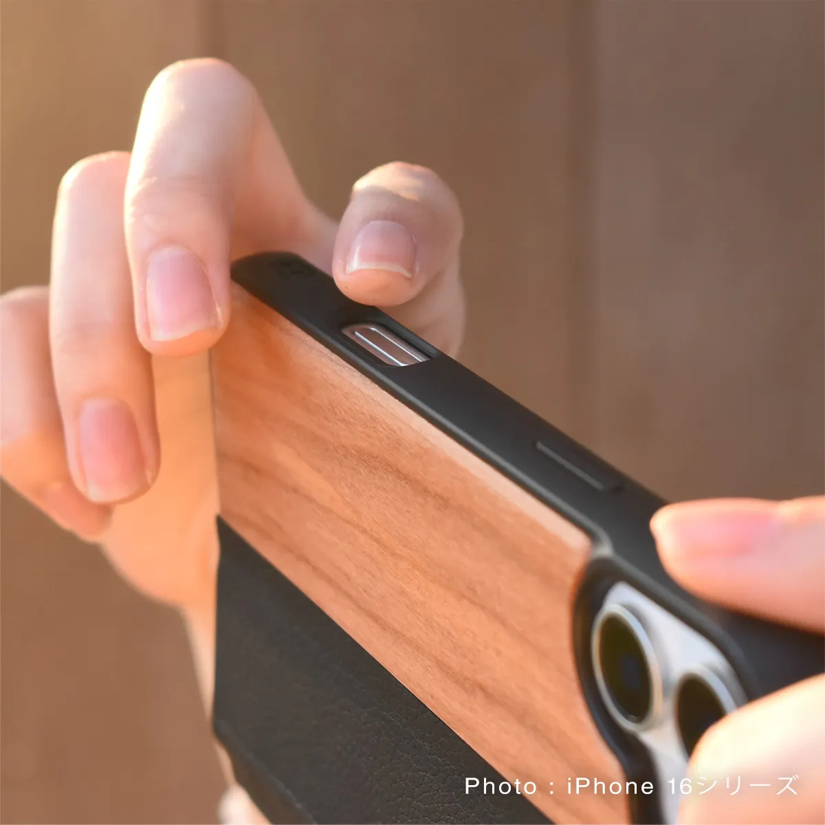 □【16】「iPhone 16/16e/16Plus/16Pro/16ProMax FLIPCASE」木目が