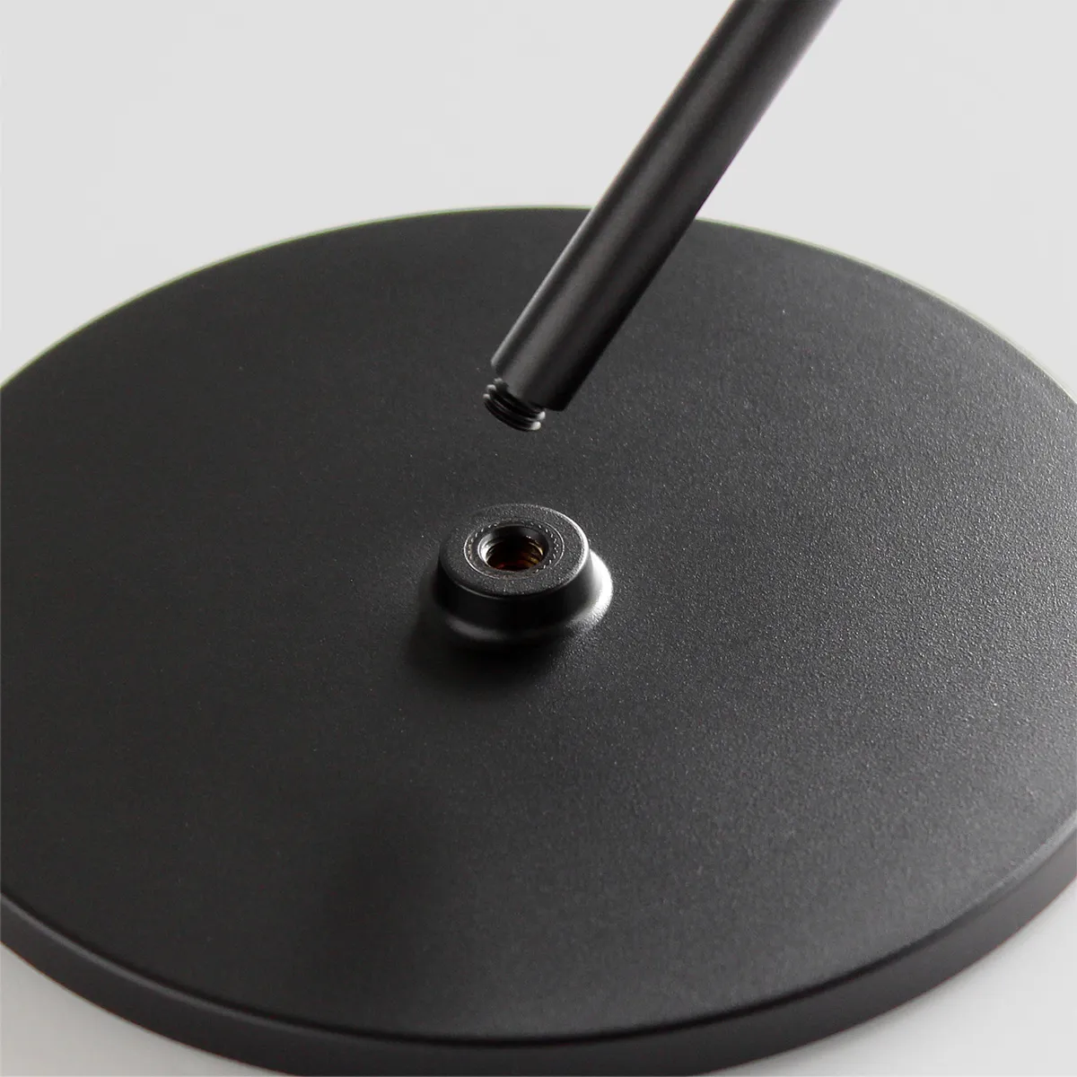 「Clock Stand」掛け時計を置き型にできる時計スタンド/Hacoaブランド