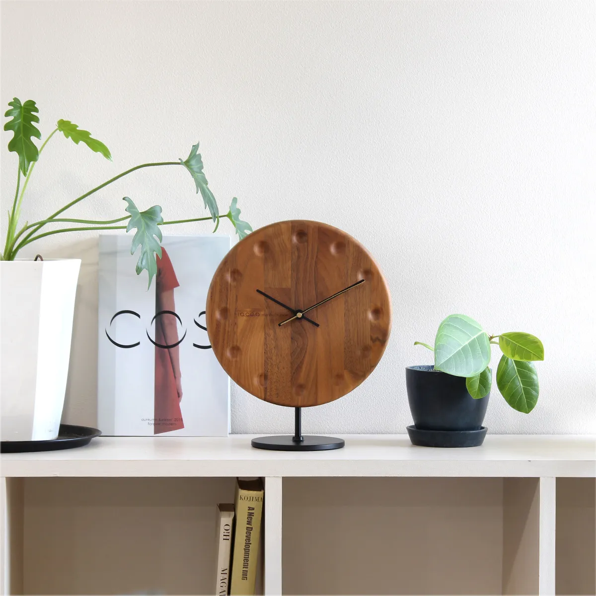 「Clock Stand」掛け時計を置き型にできる時計スタンド/Hacoaブランド
