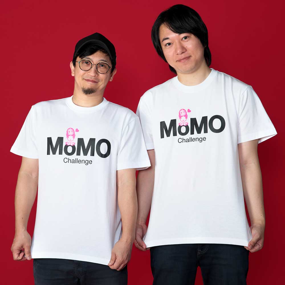 都市伝説展/MOMO Tシャツ/ホワイト｜墓場の画廊ONLINE STORE