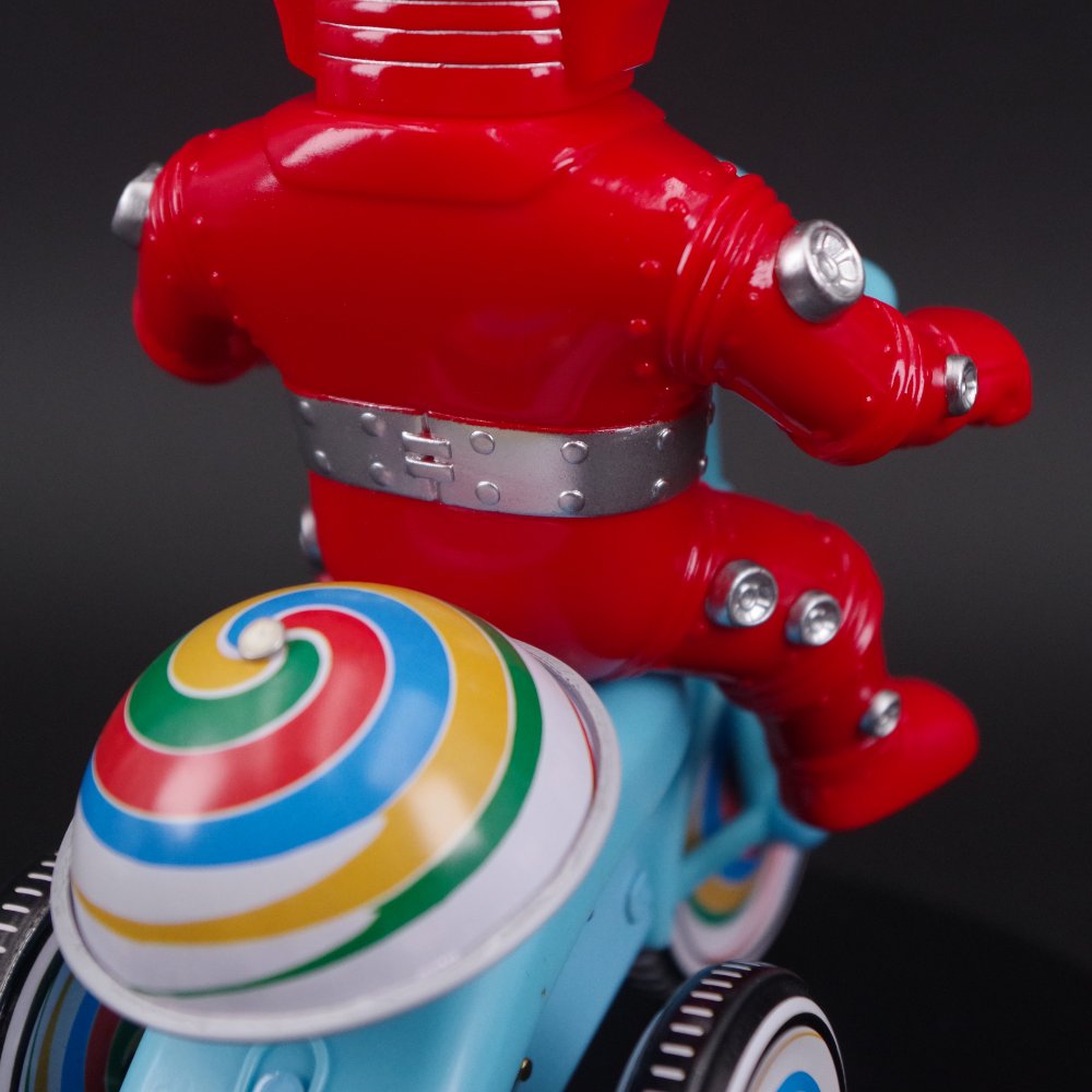 Kaiju One is selling The Red Baron and Iron King Tricyclee